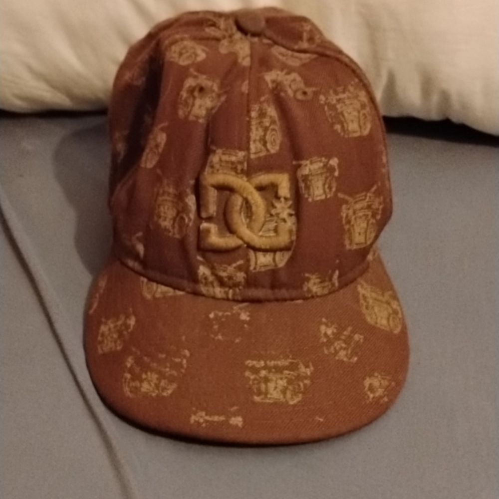 Vintage DC Shoes Fitted Brown Patterned Cap